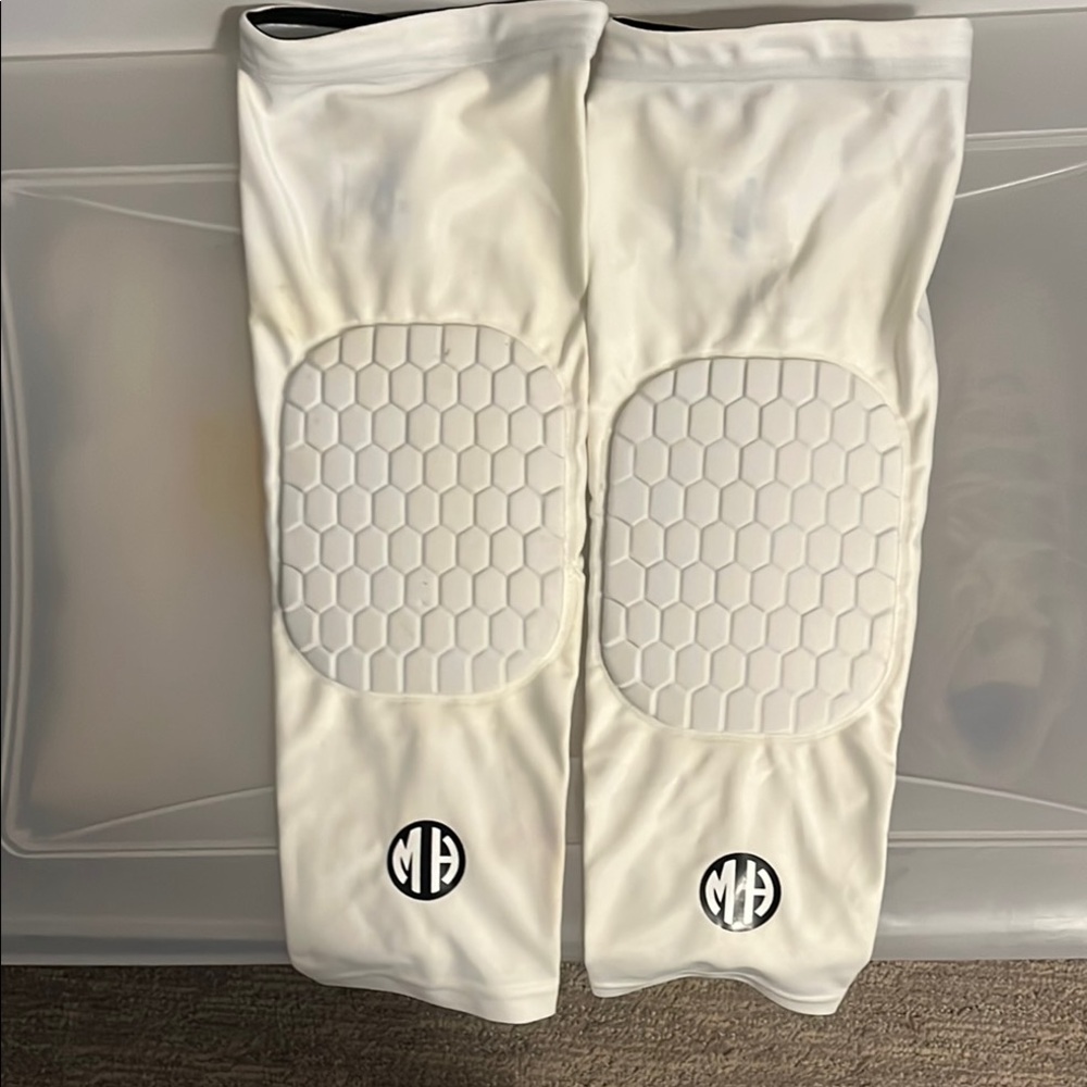 Madison White knee protection for football